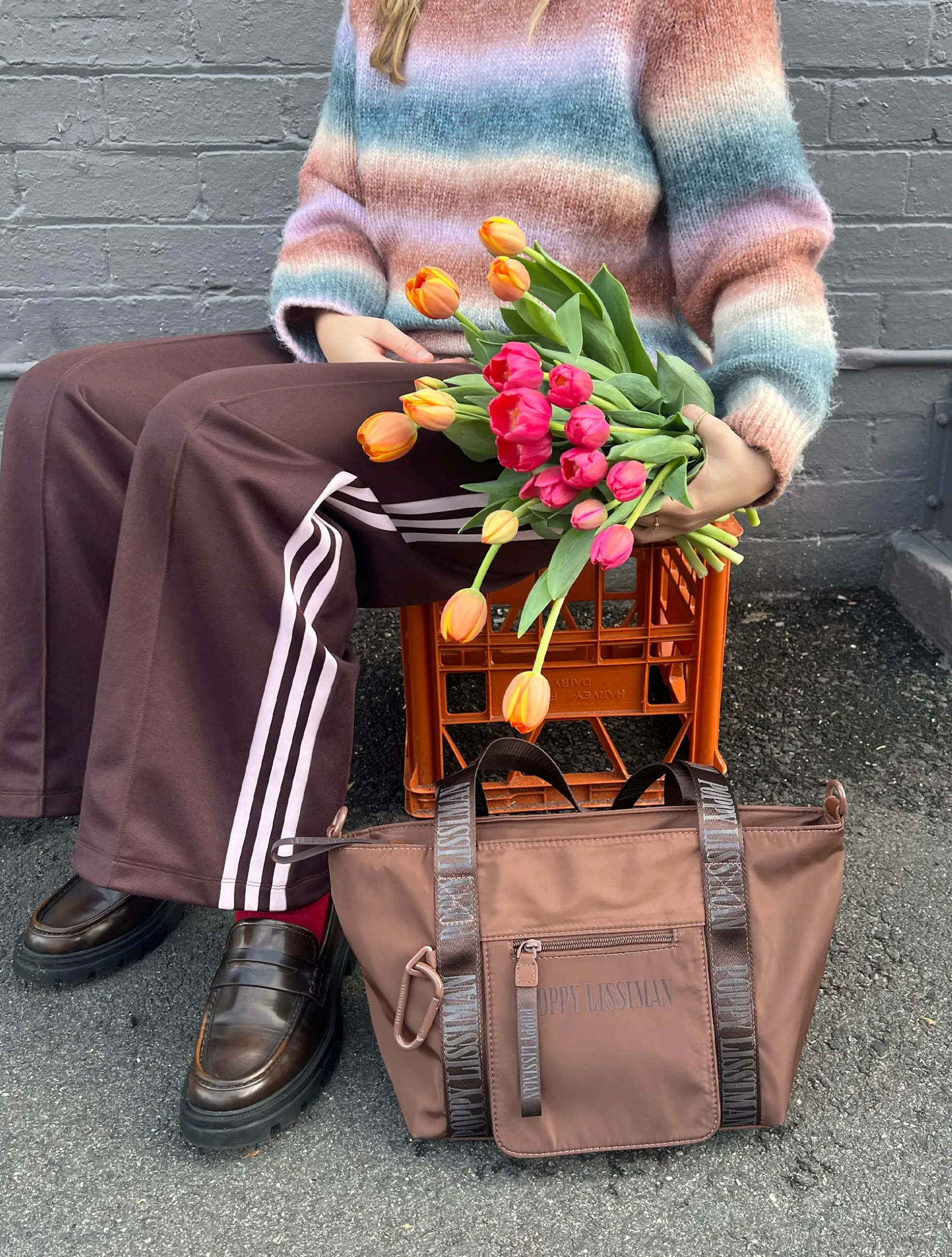 Skutty Flap Small Tote - Choc